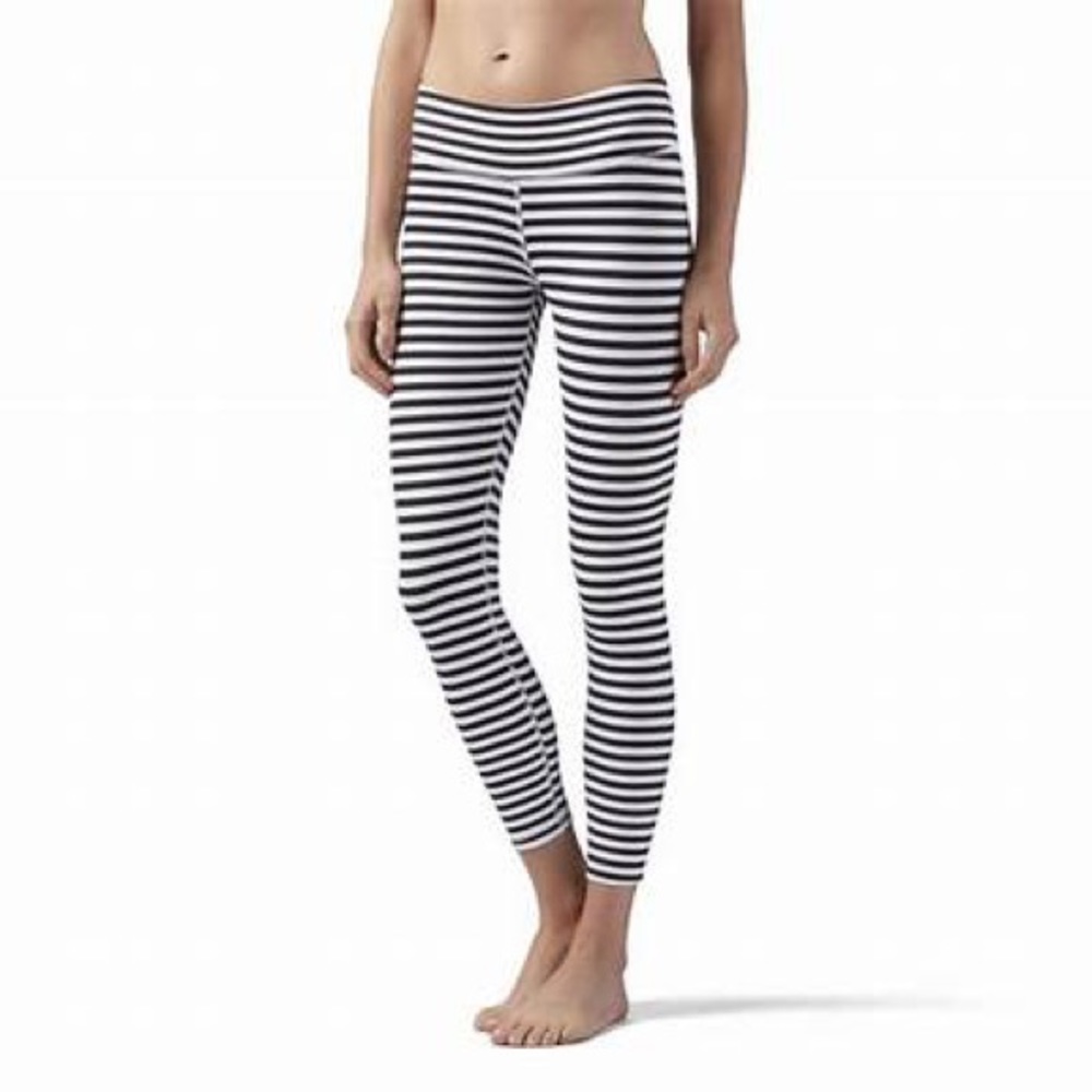 Reekbok Women’s Workout Ready Striped Leggings Black and White Size XS 🖤🤍
